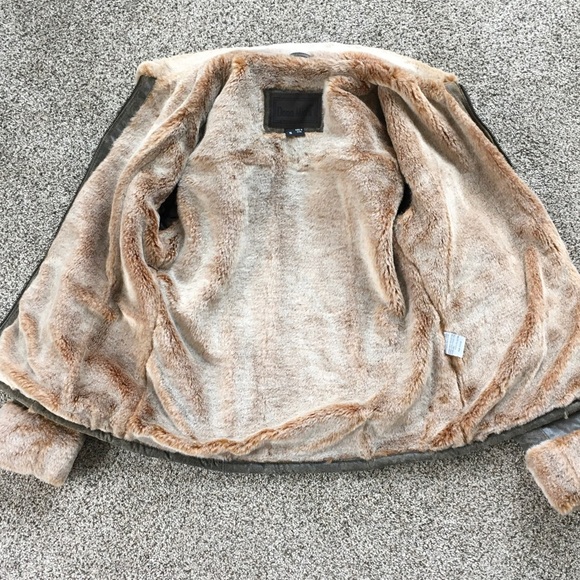 Women's Leather Jacket with Faux Fur Trim - Picture 6 of 9